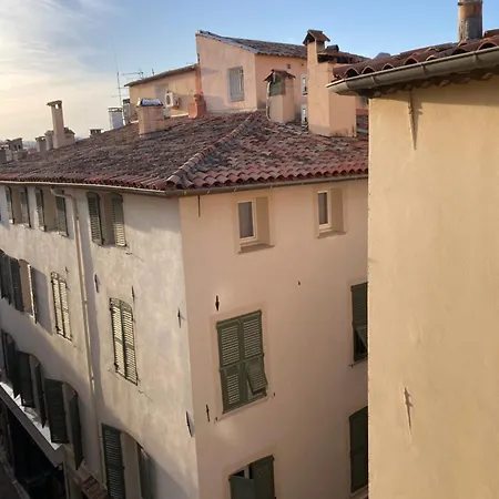 Διαμέρισμα Bright And Airy For 2 Guests Near Marche Provencal Αντίμπ